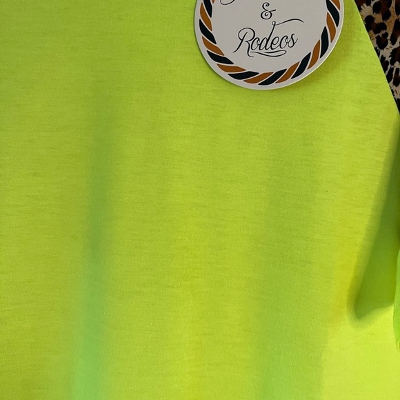 Sunshine & Rodeos Neon Leopard Sleeve Top Size XL - Picture 8 of 11